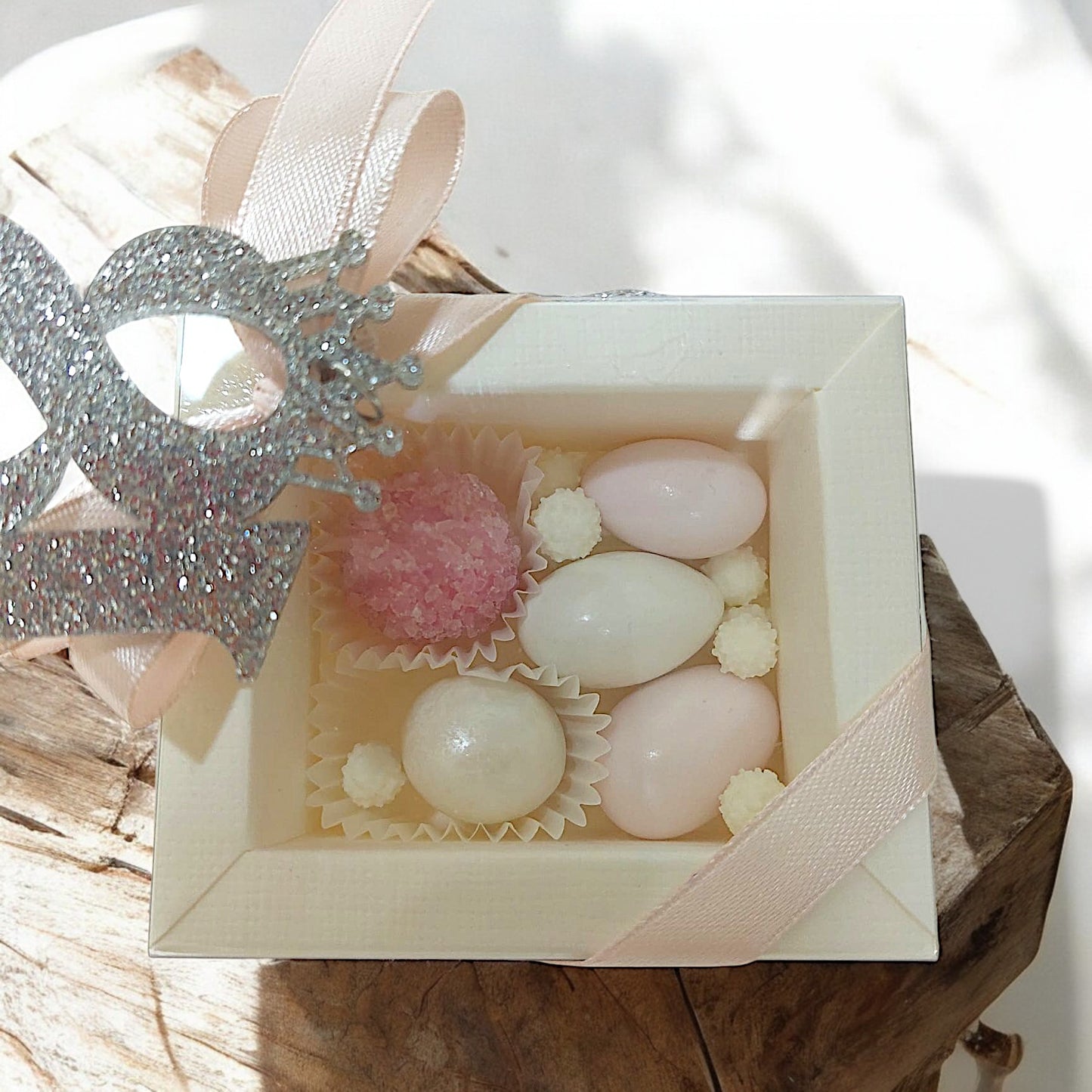 Portachiavi in plexiglass glitterato con scatola degustazione confetti