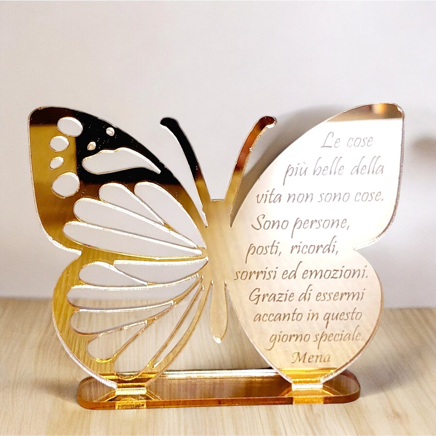 Farfalla in plexiglass personalizzata con incisione