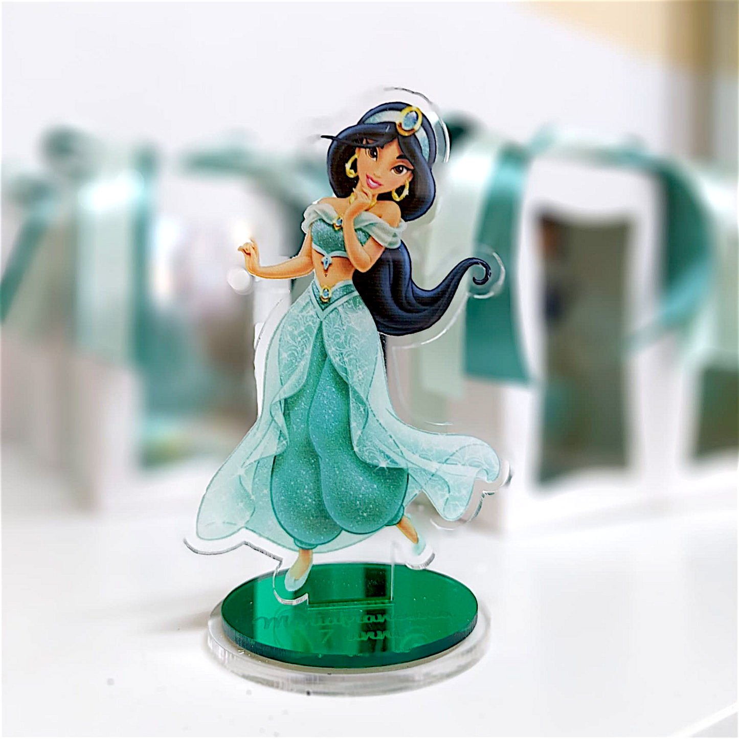 Birthday favor, customizable with an image of your favorite character