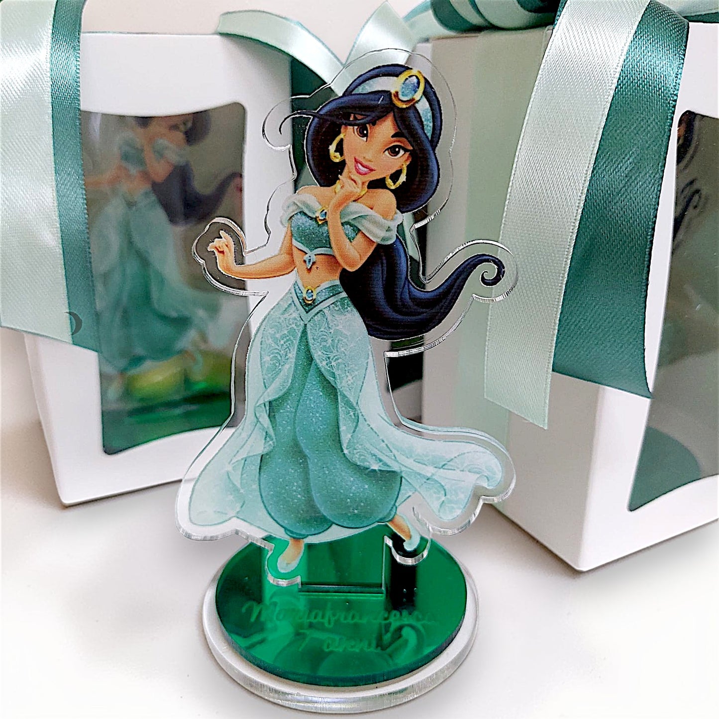 Birthday favor, customizable with an image of your favorite character