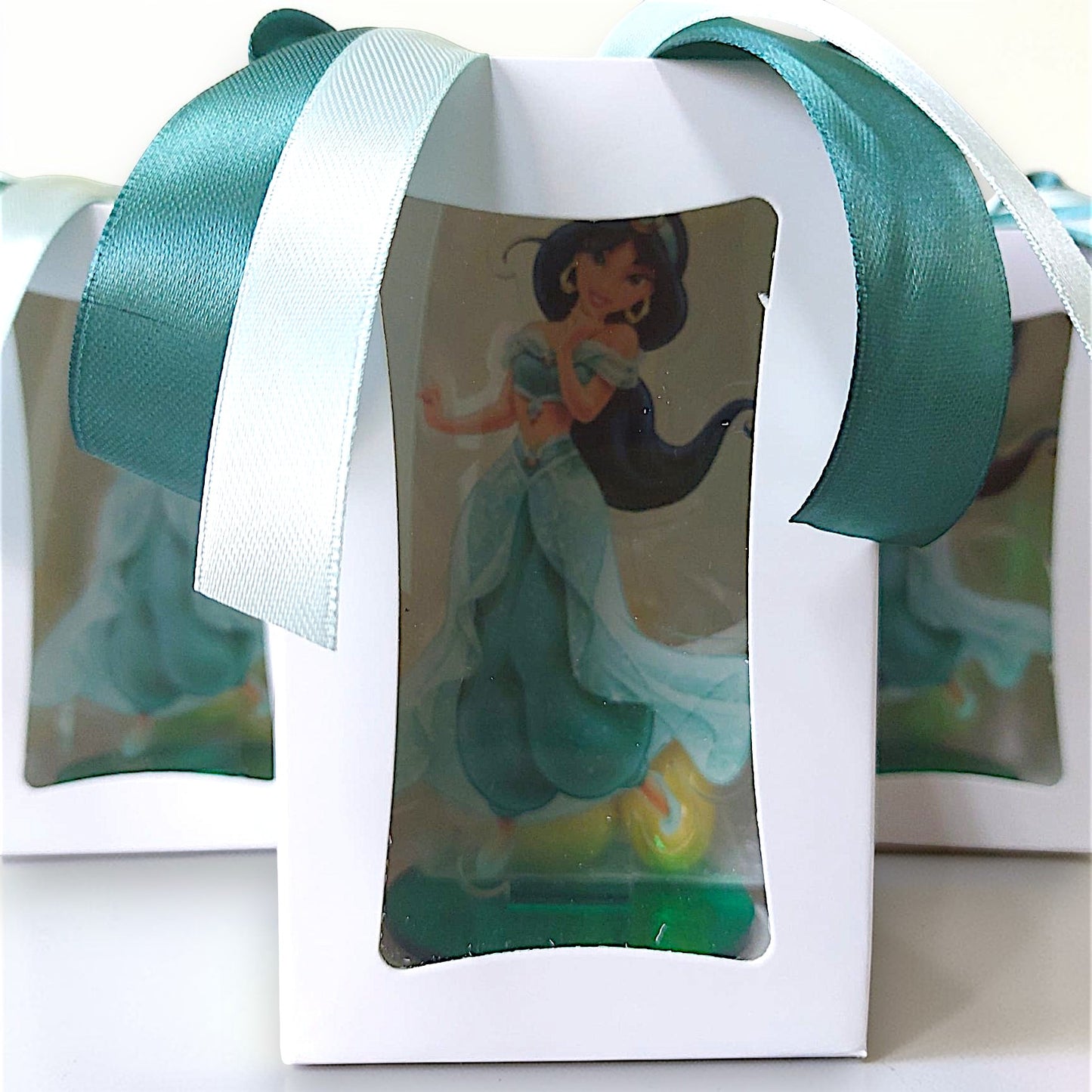 Birthday favor, customizable with an image of your favorite character