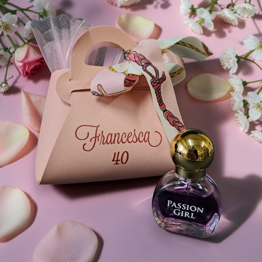 Borsetta porta confetti in ecopelle con fiocco in tema foulard e grafica personalizzata