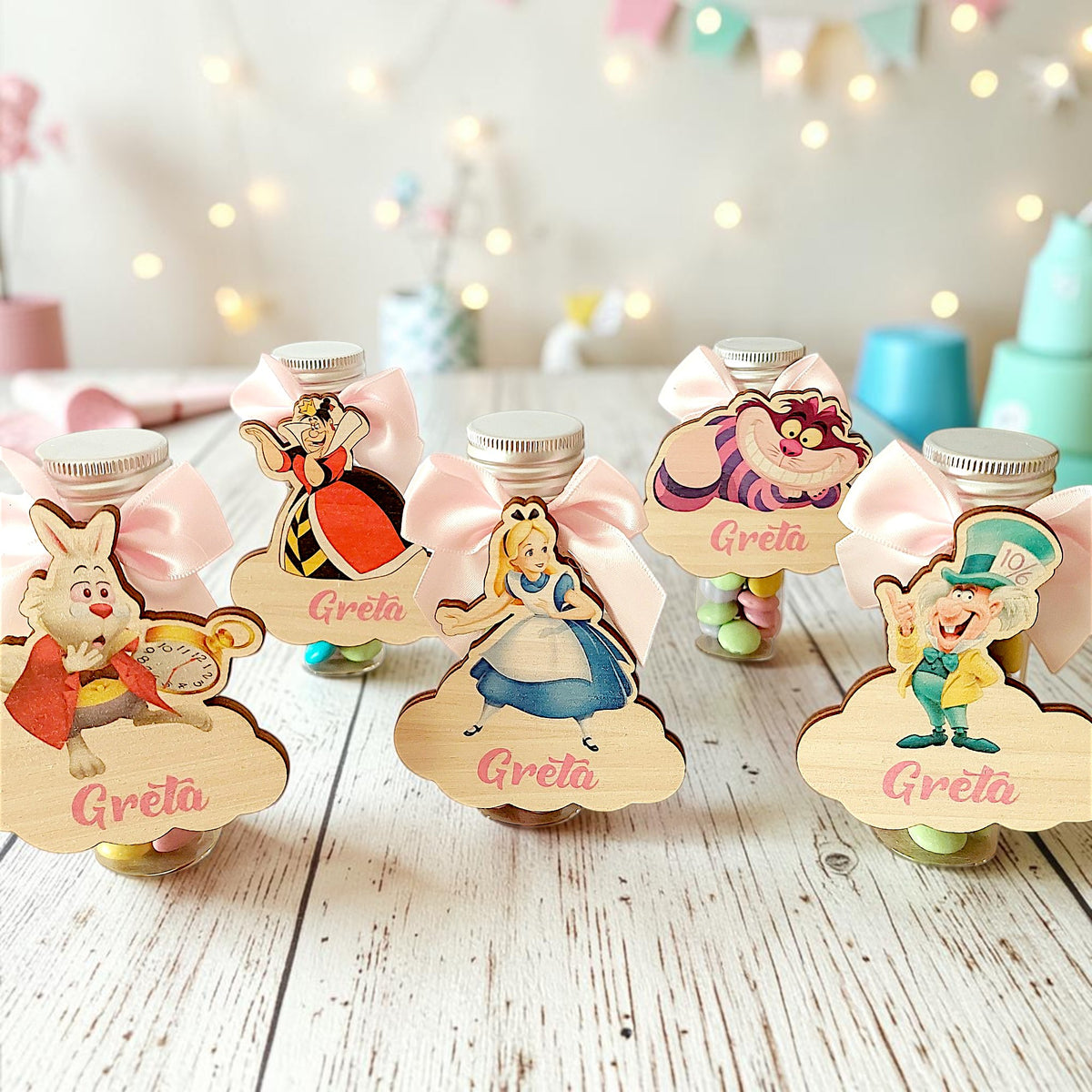 Personalized magnets in your chosen theme for party favors