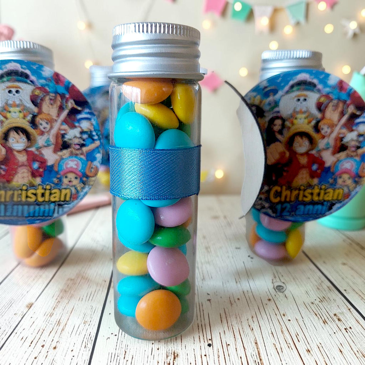 Personalized magnets in your chosen theme for party favors