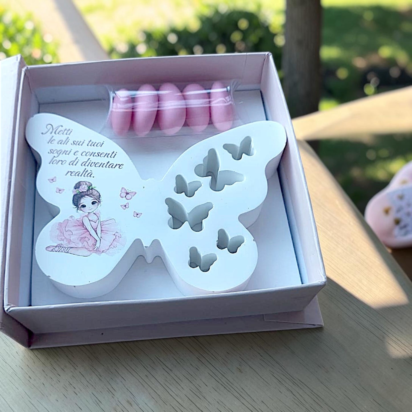 Farfalla in gesso, personalizzata in tema ballerina