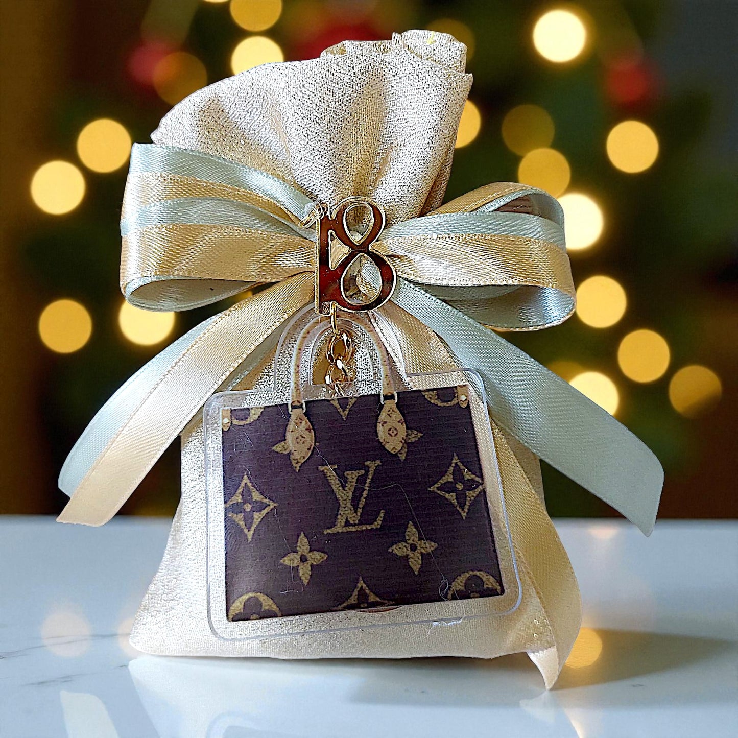 Plexiglass keychains with a chic handbag and sports car theme