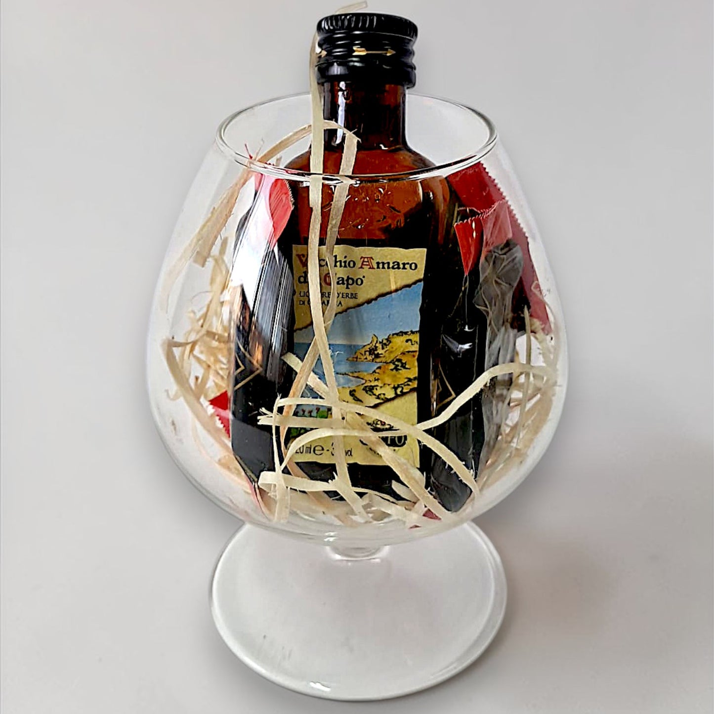 Bomboniera per festa 18 anni, bicchierino con cioccolatini e liquore mignon