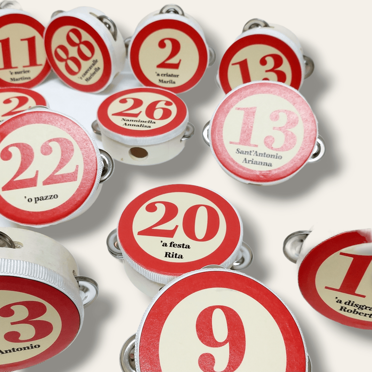 Tamburello con numero della tombola napoletana