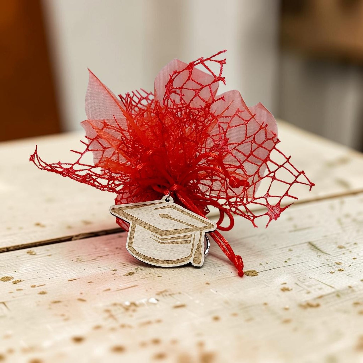 Portachiavi in legno a tema laurea