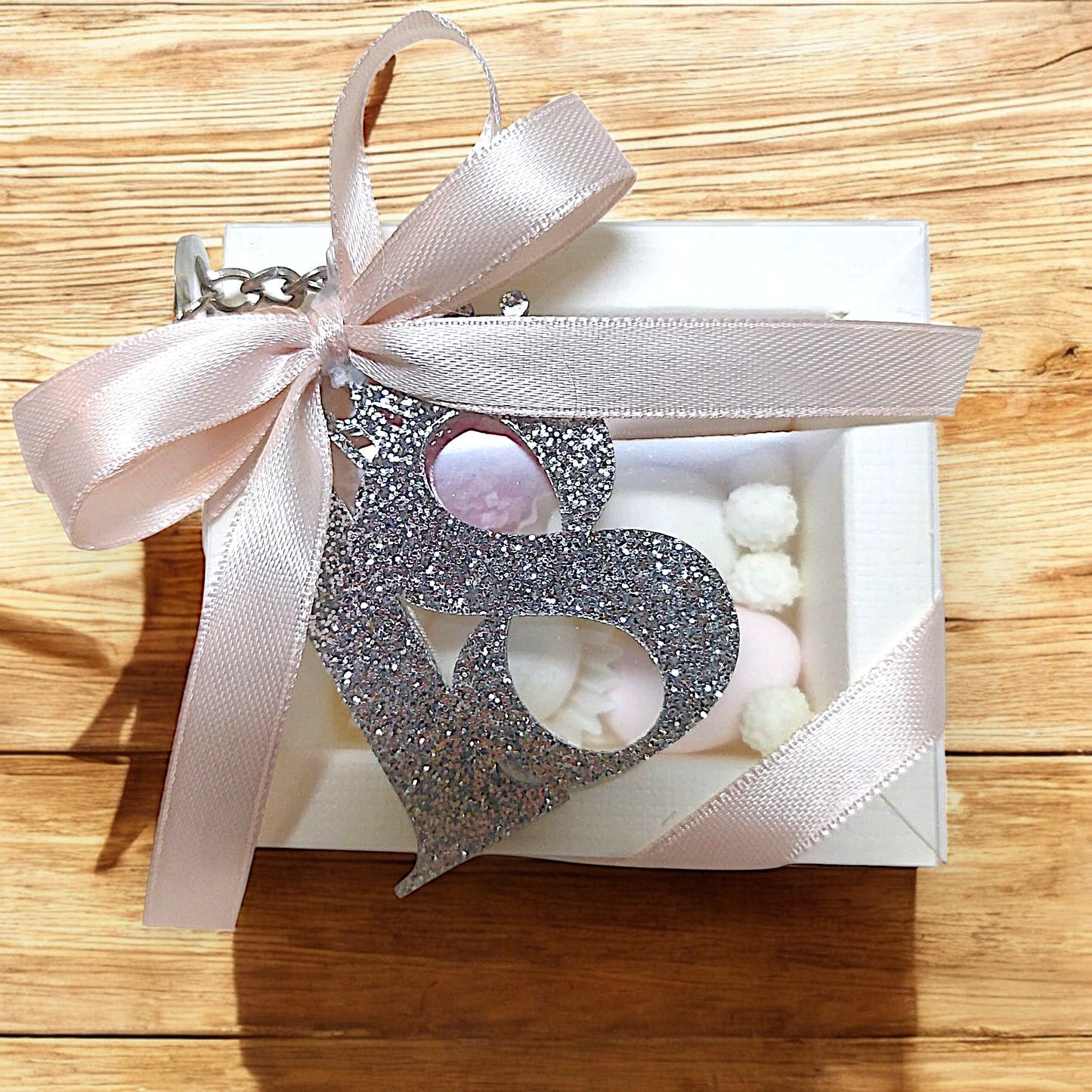 Portachiavi in plexiglass glitterato con scatola degustazione confetti